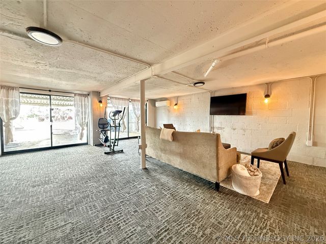 8605 S College Avenue, Tulsa, OK 74137