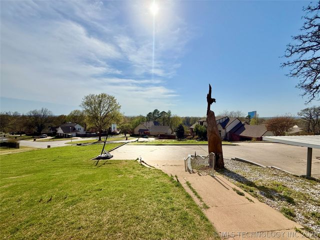 8605 S College Avenue, Tulsa, OK 74137