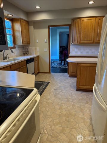 1108 Duryea, Raymond, WA 98577