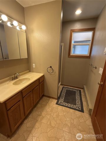 1108 Duryea, Raymond, WA 98577