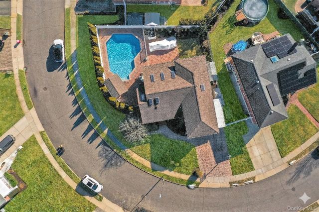 646 Kildare Crescent, Seaford, NY 11783