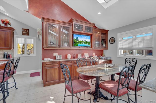 646 Kildare Crescent, Seaford, NY 11783