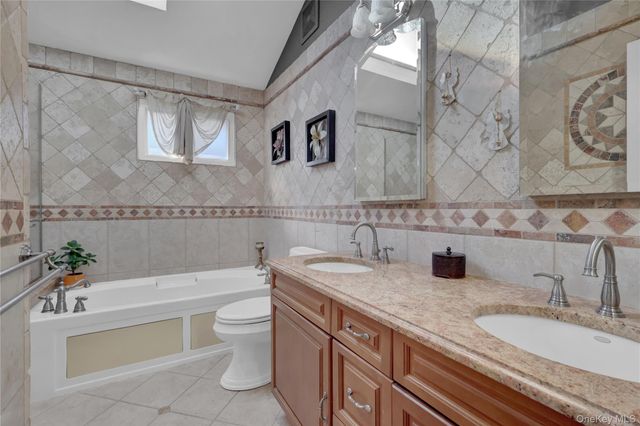 646 Kildare Crescent, Seaford, NY 11783