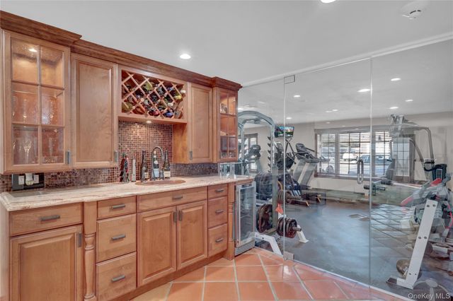 646 Kildare Crescent, Seaford, NY 11783