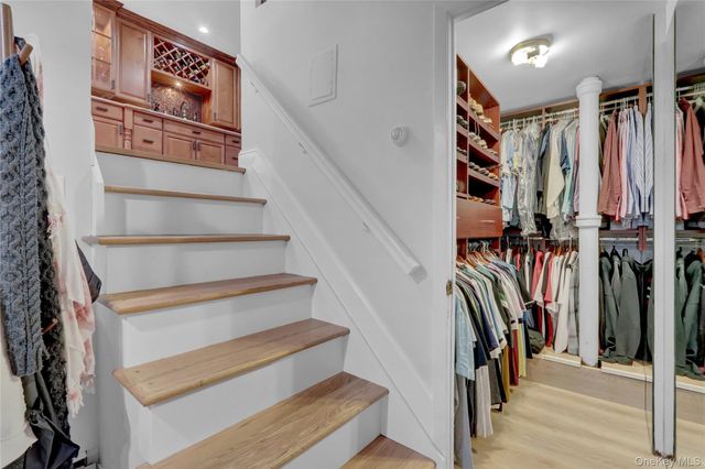 646 Kildare Crescent, Seaford, NY 11783