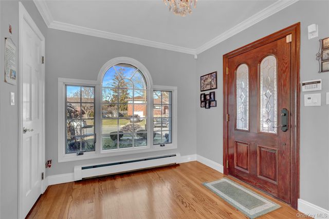 646 Kildare Crescent, Seaford, NY 11783