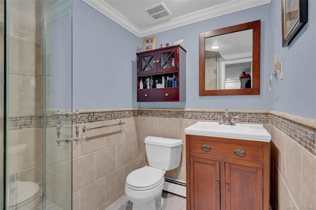 646 Kildare Crescent, Seaford, NY 11783