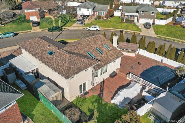 646 Kildare Crescent, Seaford, NY 11783