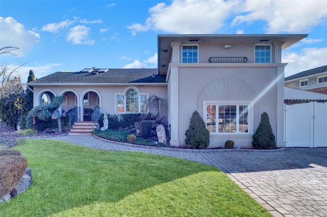 646 Kildare Crescent, Seaford, NY 11783