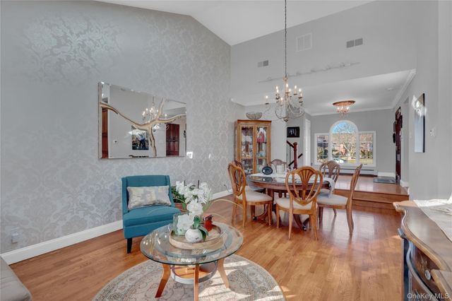 646 Kildare Crescent, Seaford, NY 11783