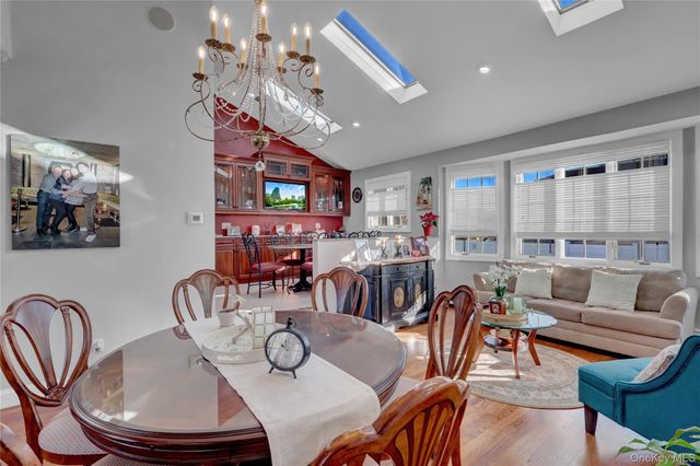 646 Kildare Crescent, Seaford, NY 11783