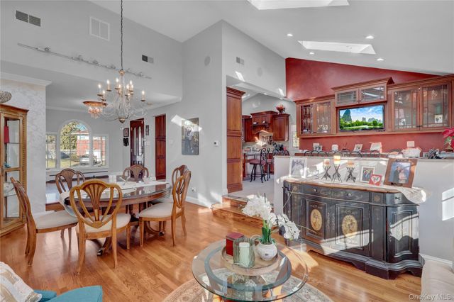 646 Kildare Crescent, Seaford, NY 11783