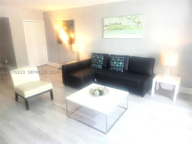 5151 Collins Ave 427, Miami Beach, FL 33140