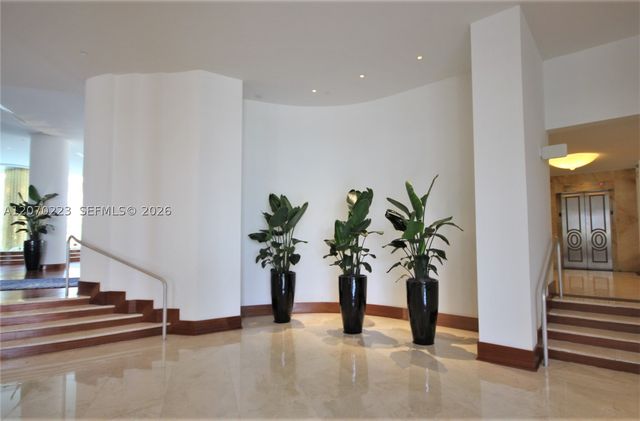 5151 Collins Ave 427, Miami Beach, FL 33140