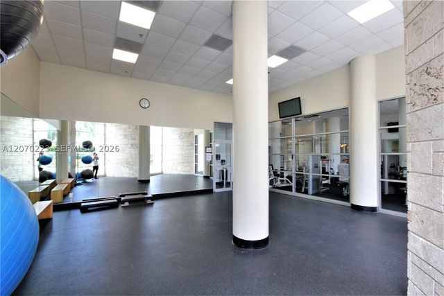 5151 Collins Ave 427, Miami Beach, FL 33140