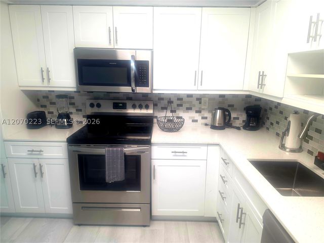 5151 Collins Ave 427, Miami Beach, FL 33140