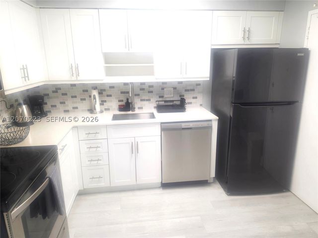5151 Collins Ave 427, Miami Beach, FL 33140