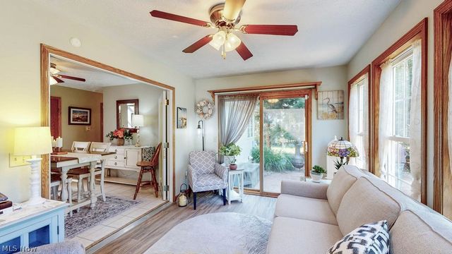 1067 Mohawk Trail SW, Hartville, OH 44632