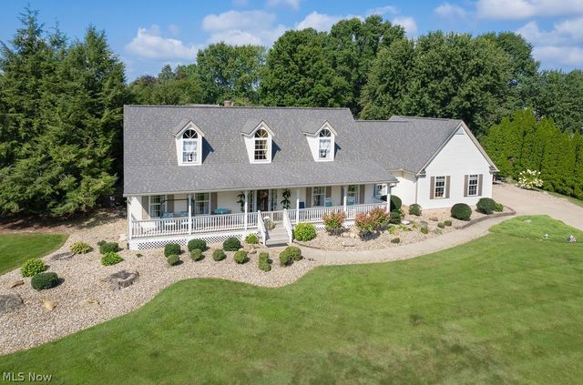 1067 Mohawk Trail SW, Hartville, OH 44632
