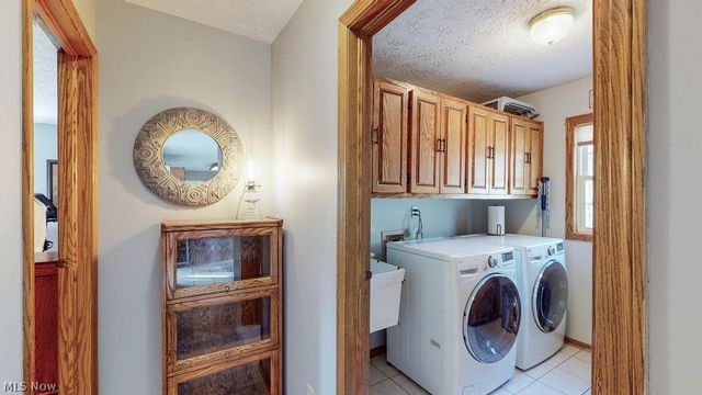 1067 Mohawk Trail SW, Hartville, OH 44632