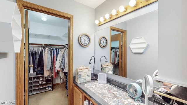 1067 Mohawk Trail SW, Hartville, OH 44632