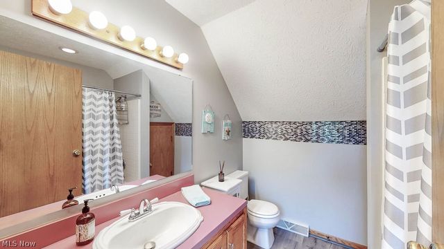 1067 Mohawk Trail SW, Hartville, OH 44632