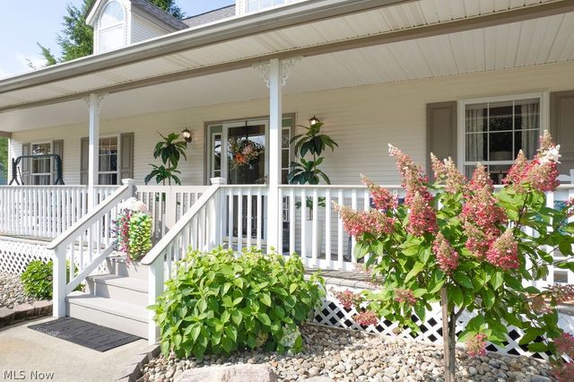 1067 Mohawk Trail SW, Hartville, OH 44632