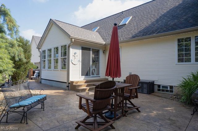 1067 Mohawk Trail SW, Hartville, OH 44632