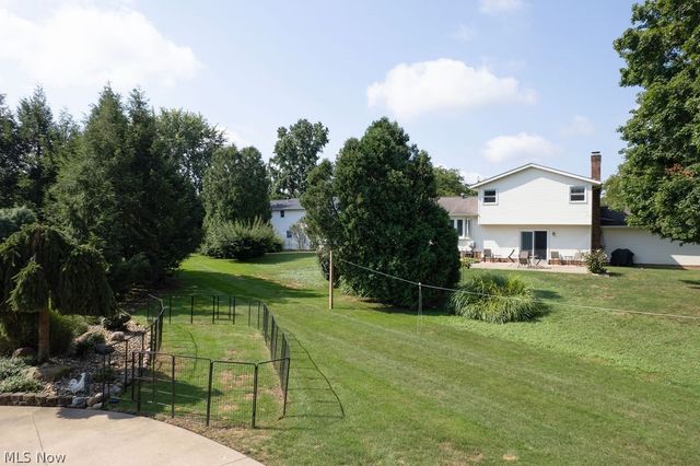 1067 Mohawk Trail SW, Hartville, OH 44632