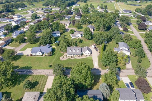 1067 Mohawk Trail SW, Hartville, OH 44632