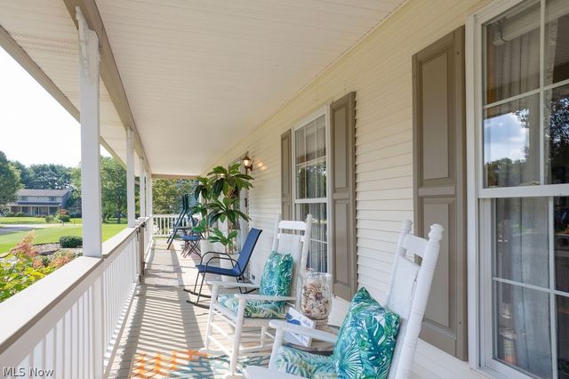 1067 Mohawk Trail SW, Hartville, OH 44632