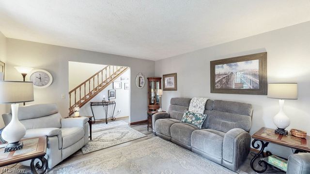 1067 Mohawk Trail SW, Hartville, OH 44632