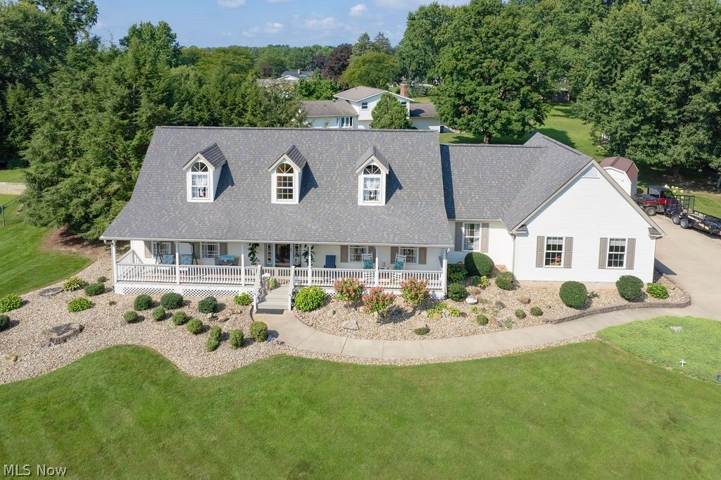 1067 Mohawk Trail SW, Hartville, OH 44632