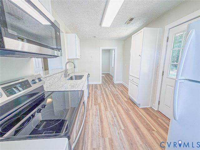214 Carnation St, Richmond, VA 23225