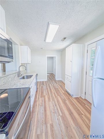 214 Carnation St, Richmond, VA 23225