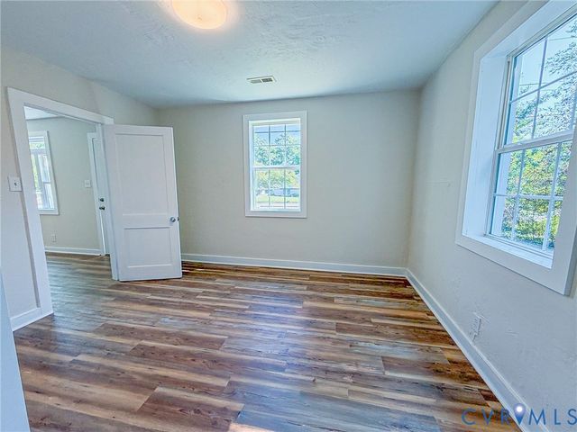214 Carnation St, Richmond, VA 23225