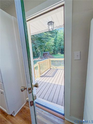 214 Carnation St, Richmond, VA 23225
