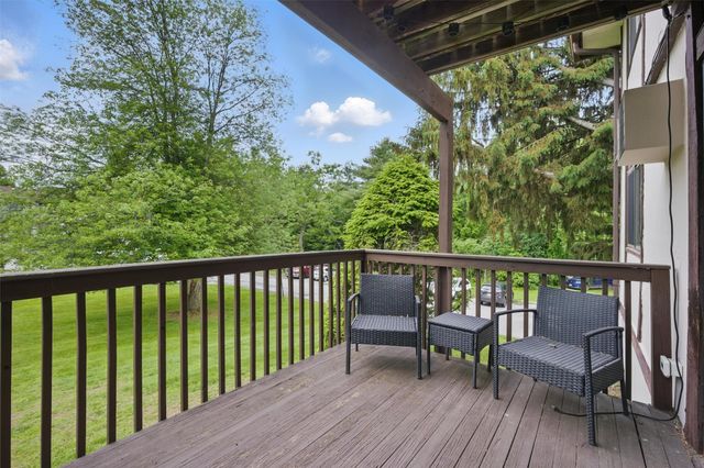 10 Millholland Drive N, Fishkill, NY 12524