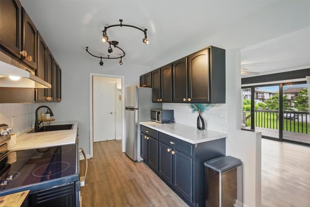 10 Millholland Drive N, Fishkill, NY 12524