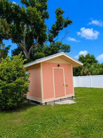 733 LAUREL AVENUE, Venice, FL 34285