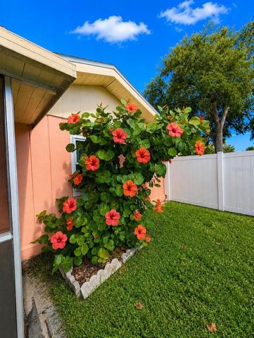 733 LAUREL AVENUE, Venice, FL 34285