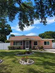 733 LAUREL AVENUE, Venice, FL 34285