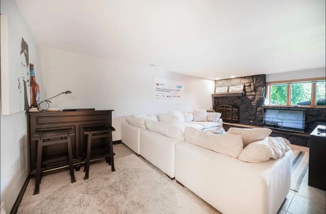 25429 W Cedar Crest Lane, Lake Villa, IL 60046