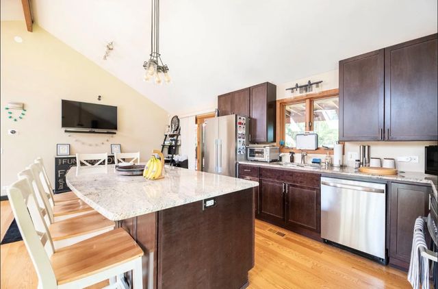 25429 W Cedar Crest Lane, Lake Villa, IL 60046