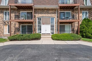 5700 Circle Drive 101, Oak Lawn, IL 60453