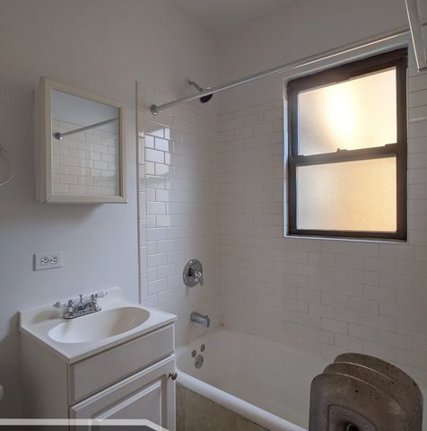 2651 N Spaulding Avenue 2E, Chicago, IL 60647
