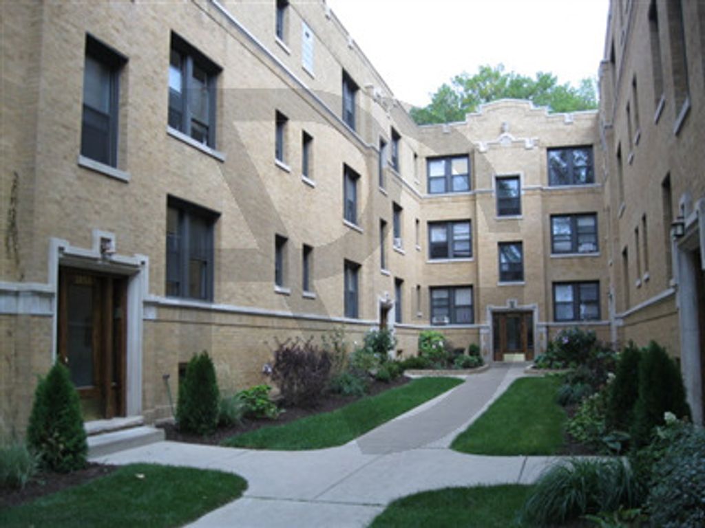 2651 N Spaulding Avenue 2E, Chicago, IL 60647