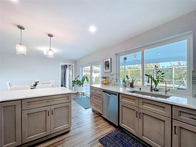 13879 KIMBERLY DRIVE, Largo, FL 33774