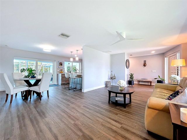 13879 KIMBERLY DRIVE, Largo, FL 33774