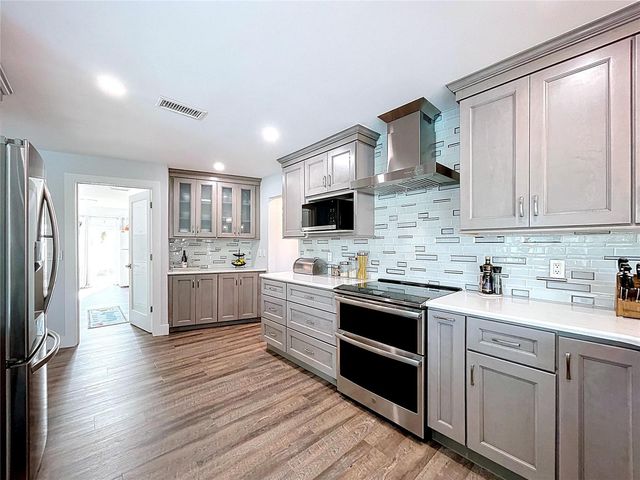 13879 KIMBERLY DRIVE, Largo, FL 33774